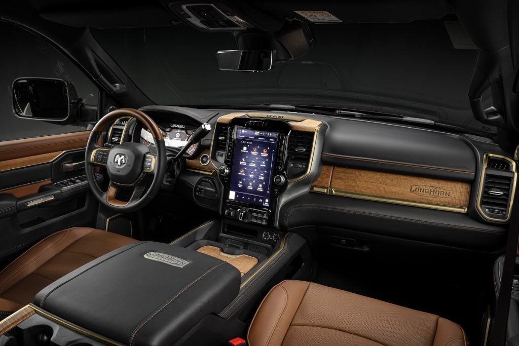 painel da Ram 3500 Limited Longhorn 2023  