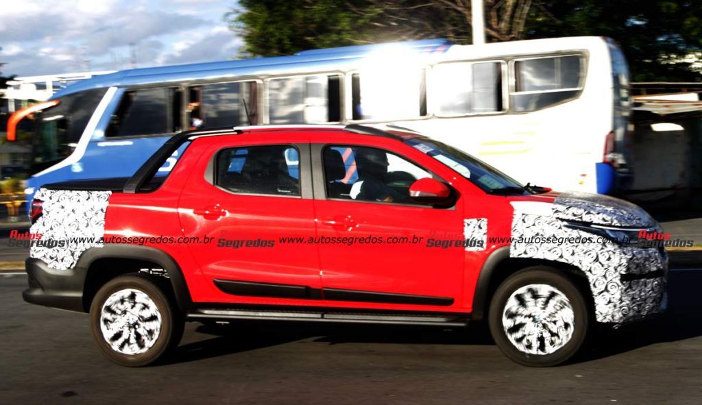 Fiat Strada Ultra Turbo 2024 T200