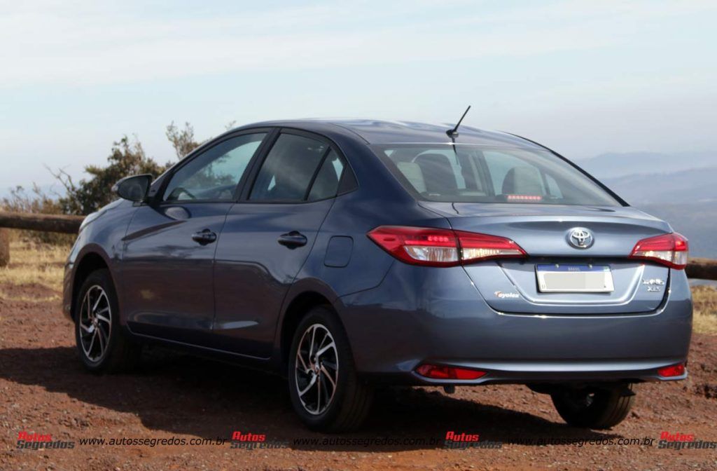 Toyota Yaris XLS Sedã