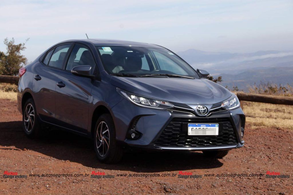 Toyota Yaris XLS Sedã