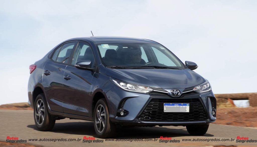 Toyota Yaris XLS Sedã