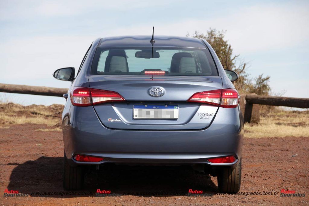 Toyota Yaris XLS Sedã