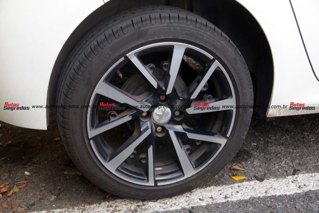 Peugeot 208 Griffe T200 2024