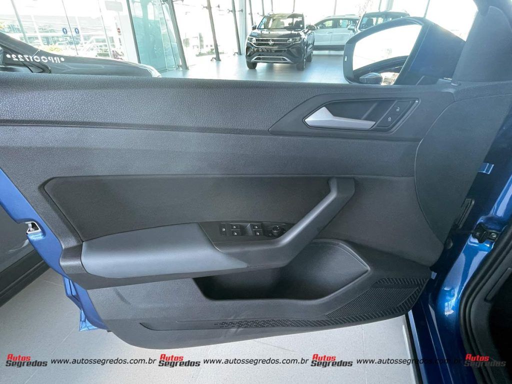 forro de porta do Volkswagen Nivus Highline 2024