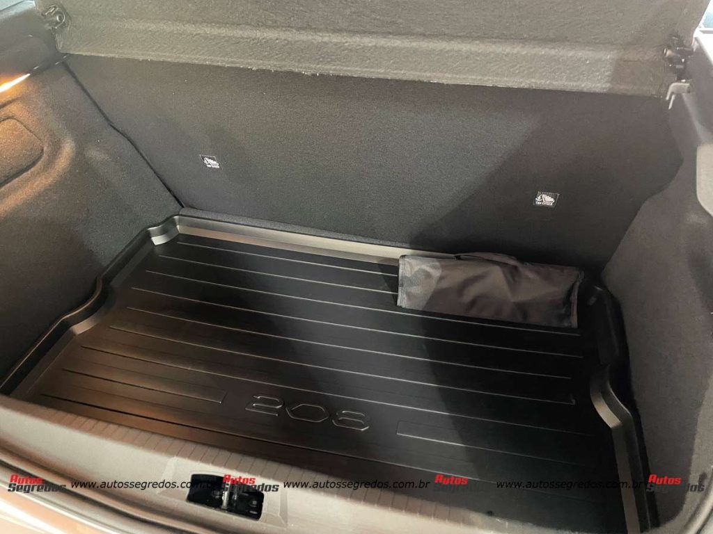 Peugeot 208 Style Turbo 200 2024 
