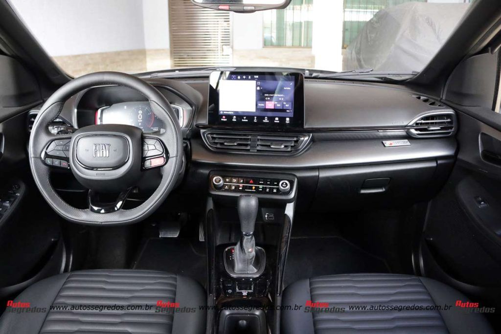 painel do Fiat Fastback Limited Edition Turbo 270