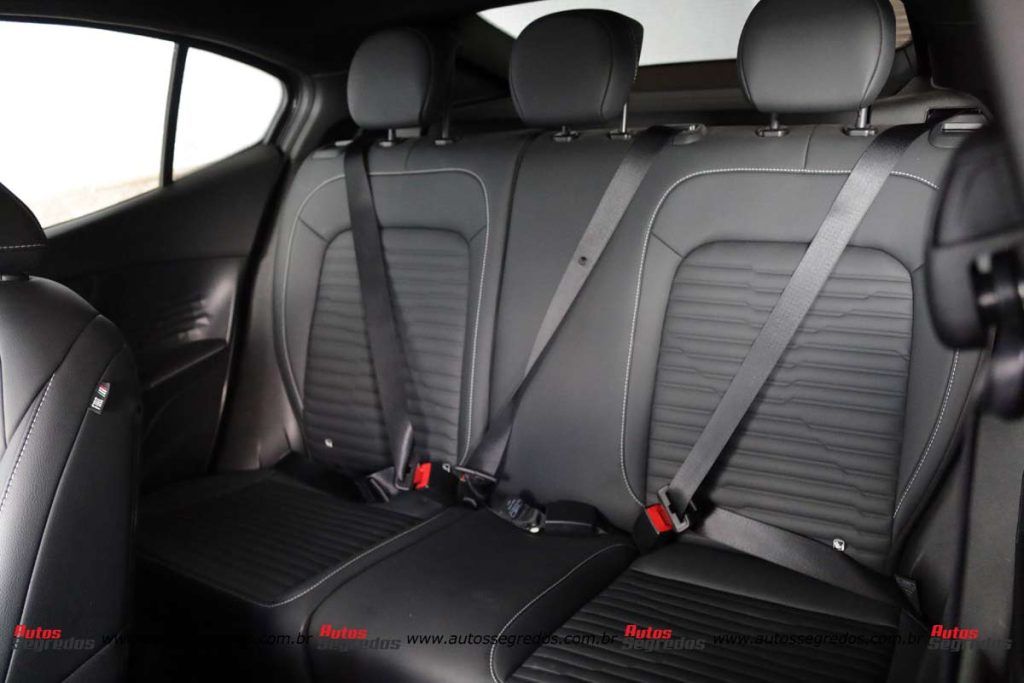 Banco traseiro do Fiat Fastback Limited Edition Turbo 270