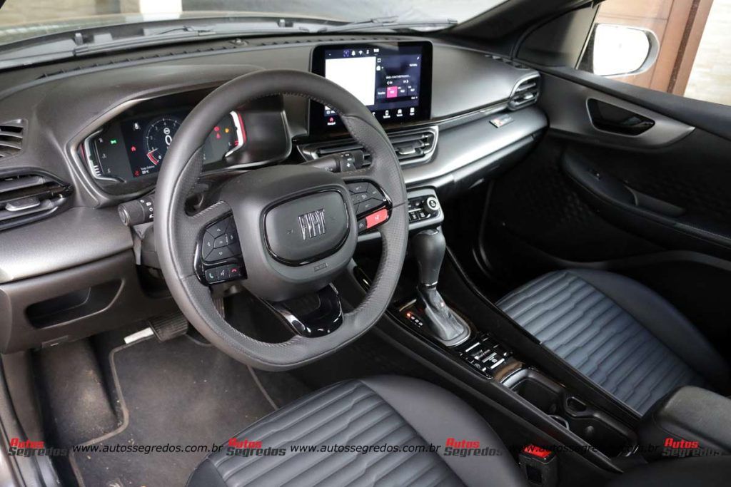 painel do Fiat Fastback Limited Edition Turbo 270