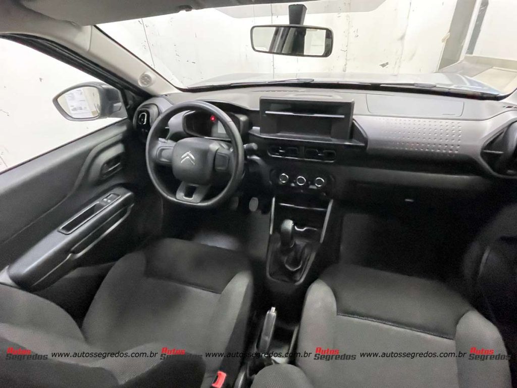 painel do Citroën C3 1.0 Live 2024