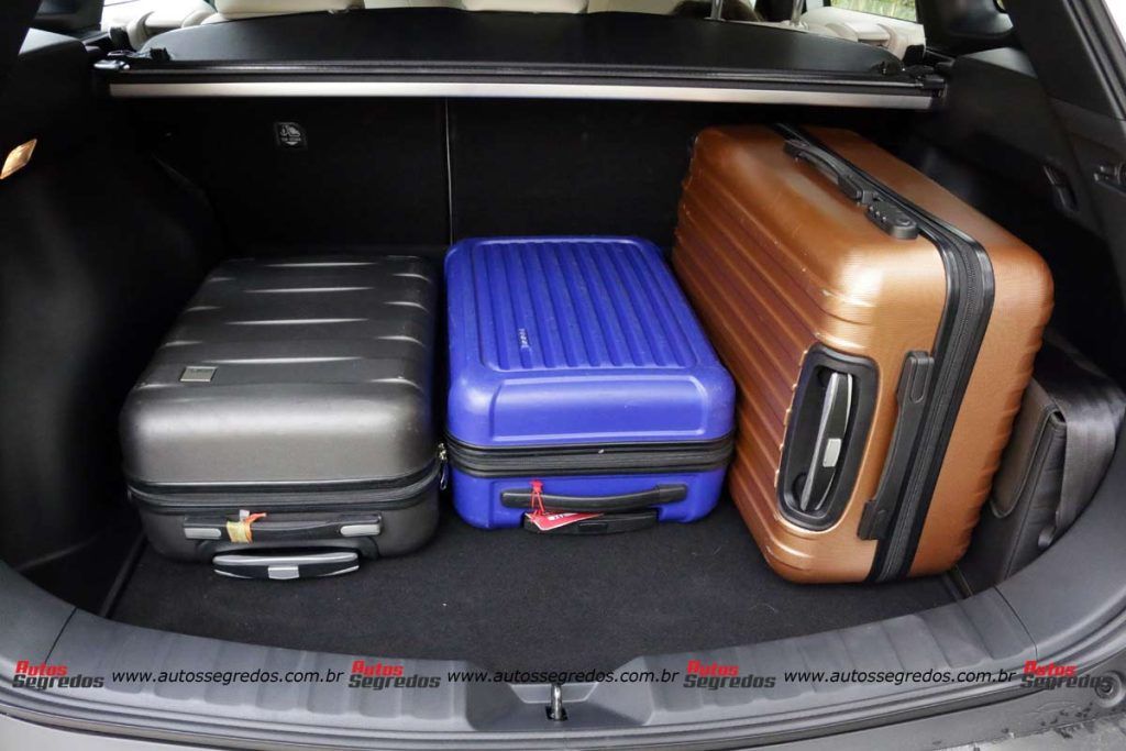 porta-malas do Toyota Corolla Cross 2024