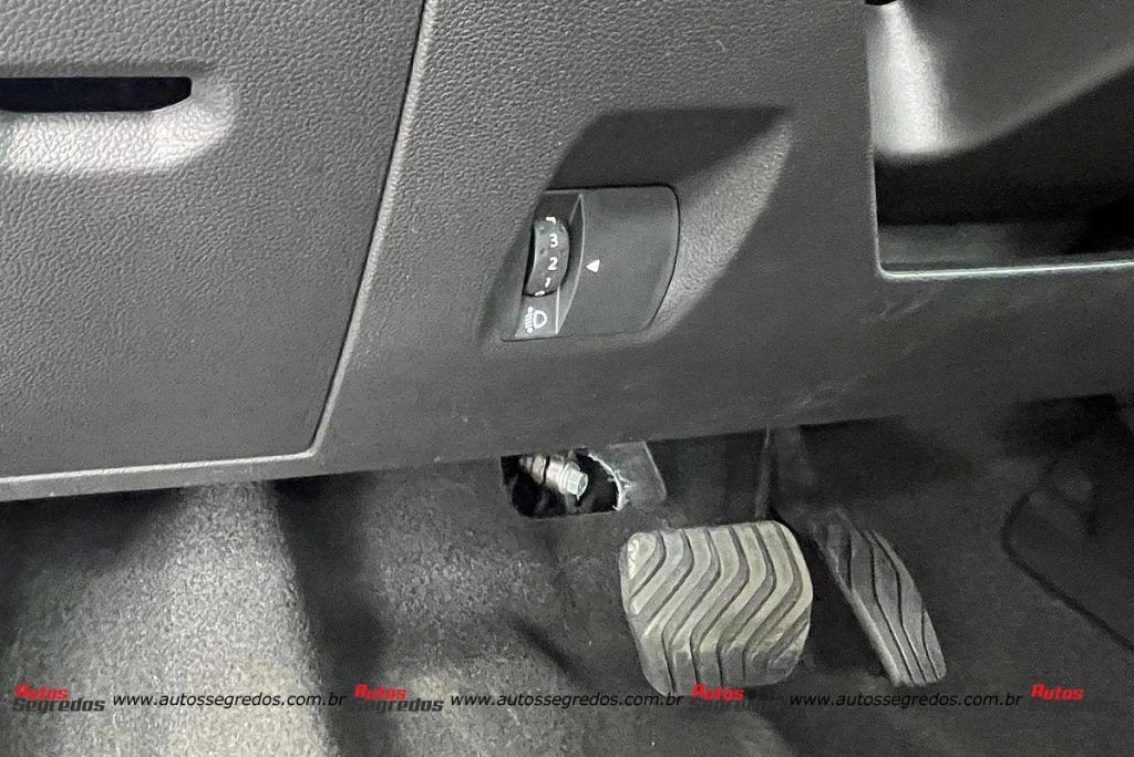 regulagem do farol do Renault Duster Intense Plus 1.6.CVT 2024