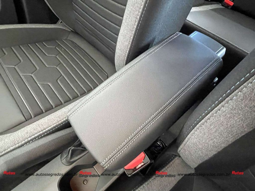 apoio de braço do Renault Duster Intense Plus 1.6.CVT 2024