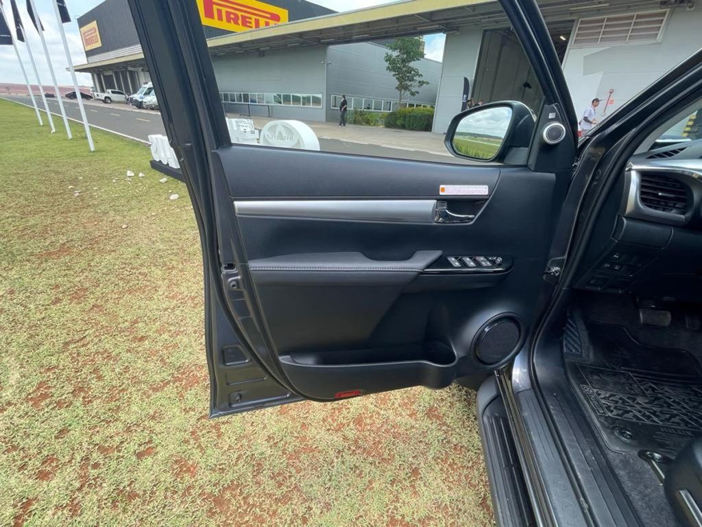 Toyota Hilux SRX Plus 2024  