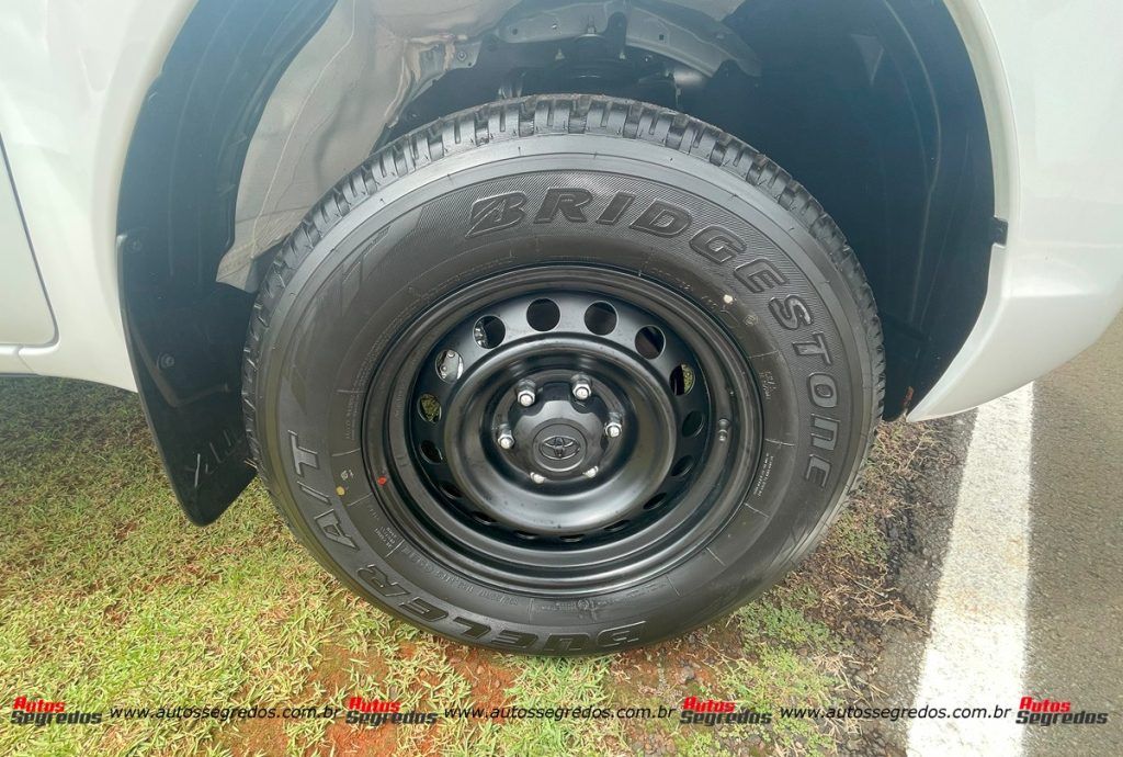 roda de aço da Toyota Hilux STD Power Pack