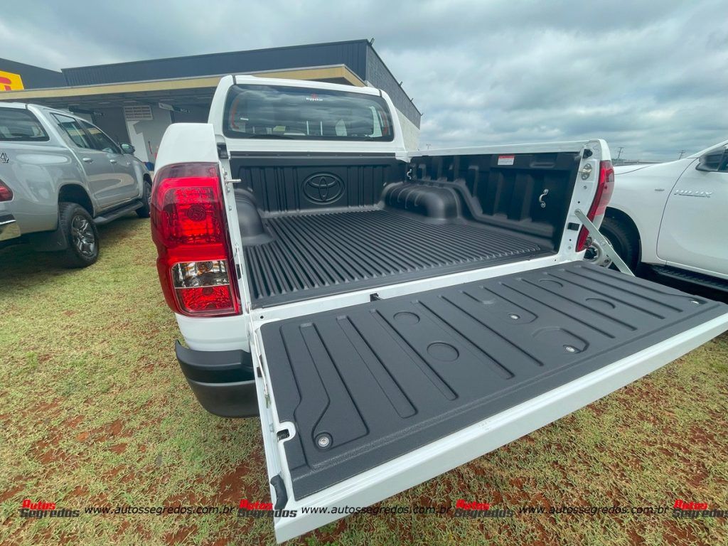 caçamba da Toyota Hilux STD Power Pack