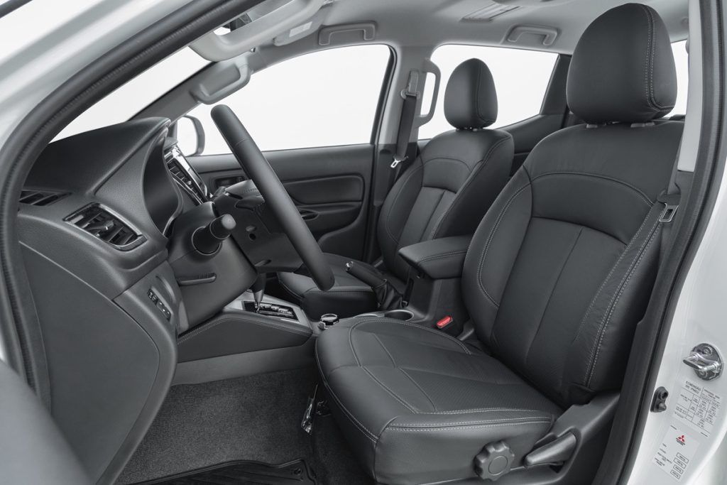 bancos dianteiros da Mitsubishi L200 Triton Sport Outdoor GLS 2025
