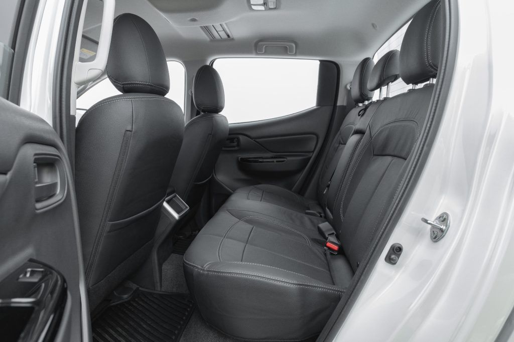 banco traseiro da Mitsubishi L200 Triton Sport Outdoor GLS 2025