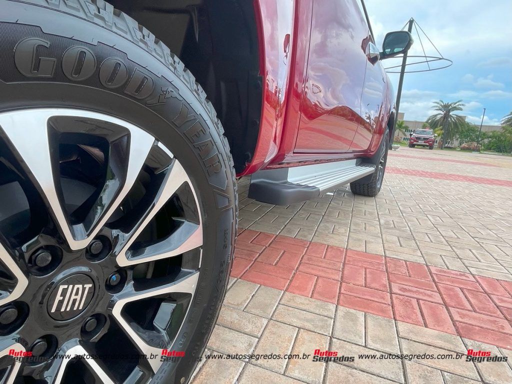 estribo lateral da nova Fiat Titano Ranch 2025