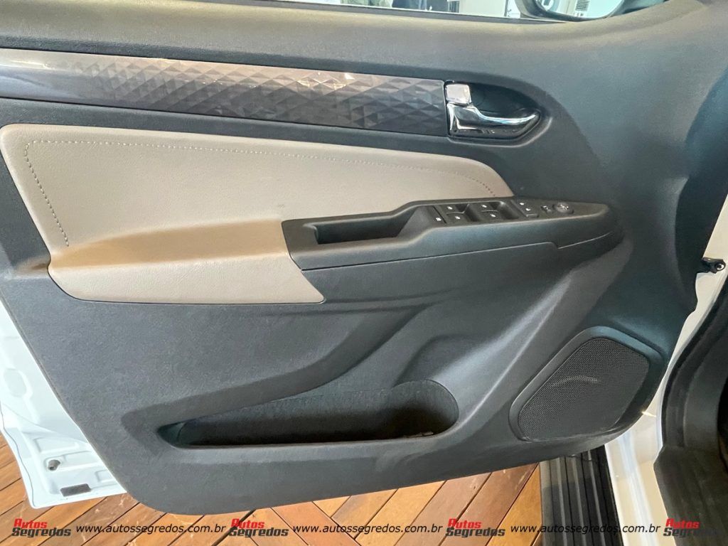 forro de porta dianteiro da Chevrolet S10 2025 High Country