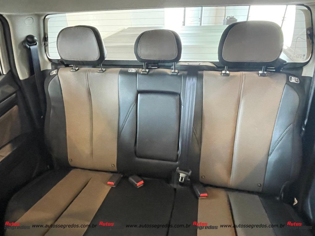 banco traseiro da Chevrolet S10 High Country 2025 