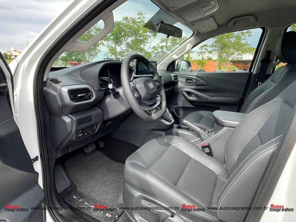 painel da Fiat Titano Volcano 2025