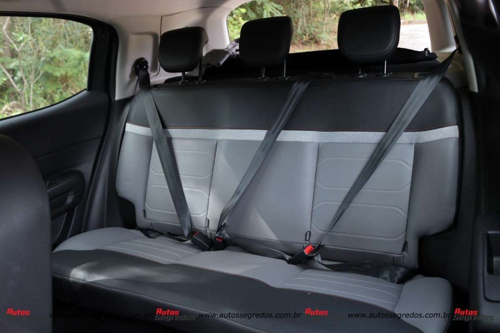 banco traseiro do Citroën C3 Aircross Shine Turbo 200 2025