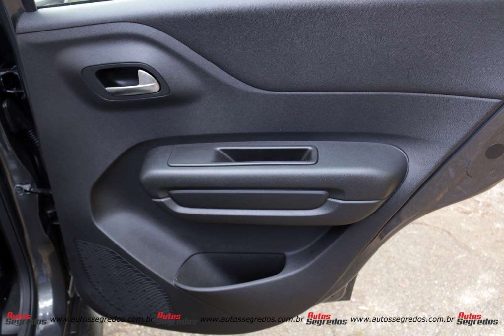 forro de porta traseiro direito do Citroën C3 Aircross Shine Turbo 200 2025