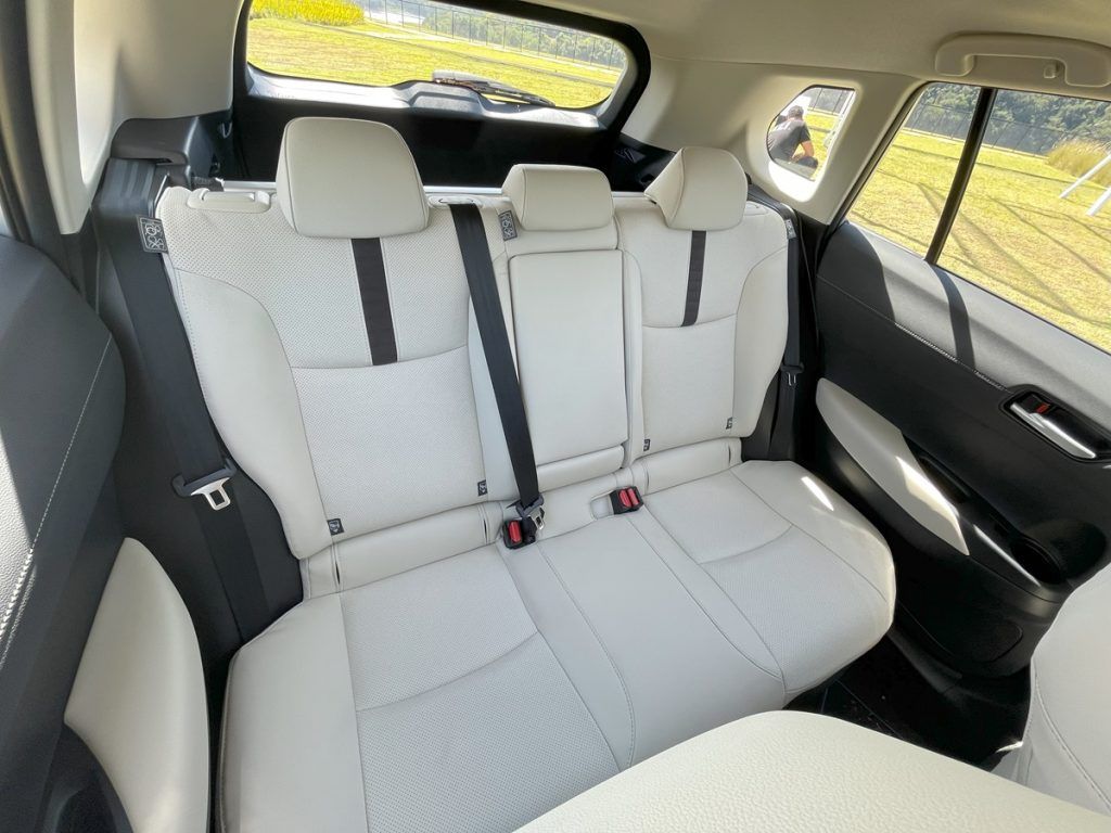 banco traseiro do Toyota Corolla Cross XRX Hybrid 2025 