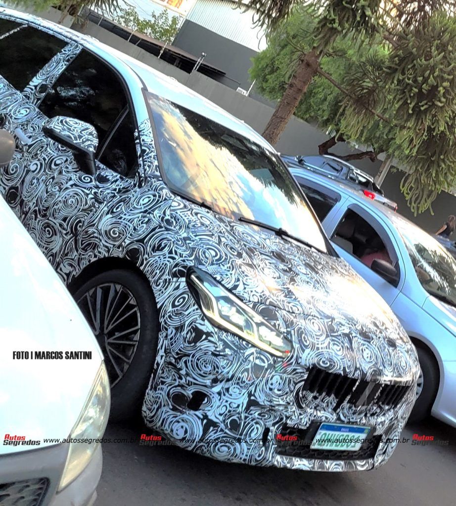 Flagra: BMW testa novo Série 2 Active Tourer no Brasil