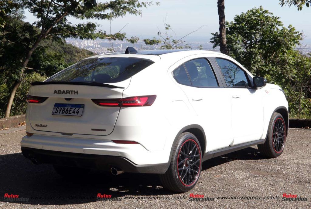 Fiat Fastback Abarth 2024  