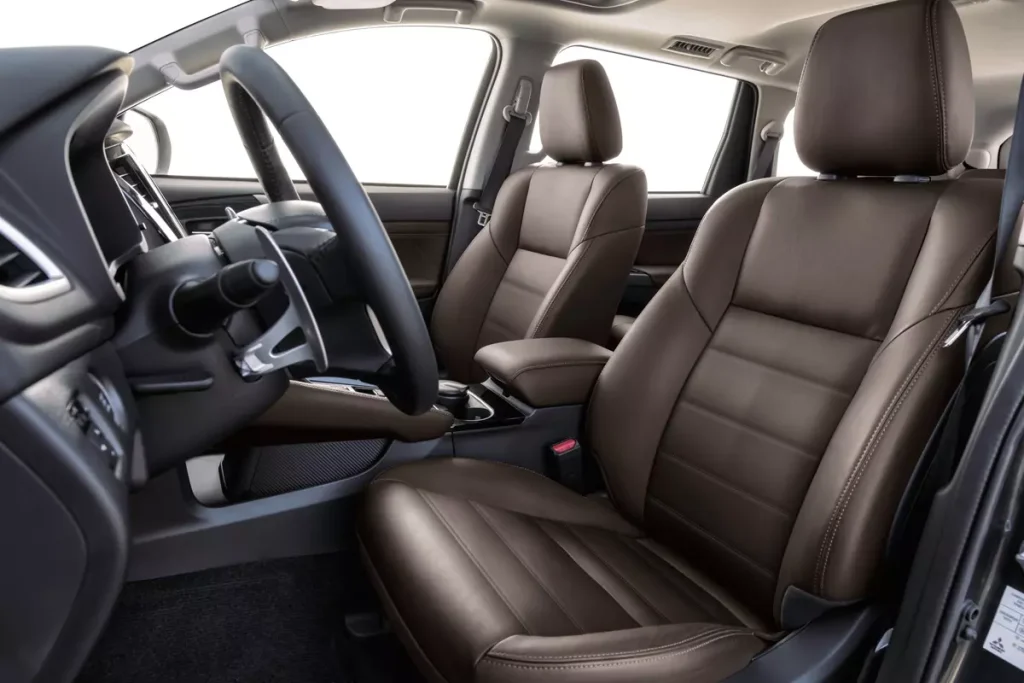 Mitsubishi Pajero Sport Legend Black 2024