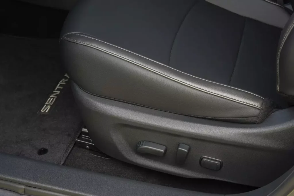 ajuste elétrico do banco do motorista do novo Nissan Sentra 2025