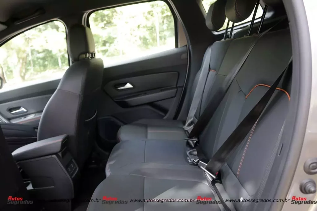 banco traseiro do Renault Duster Iconic 1.3 TCe CVT