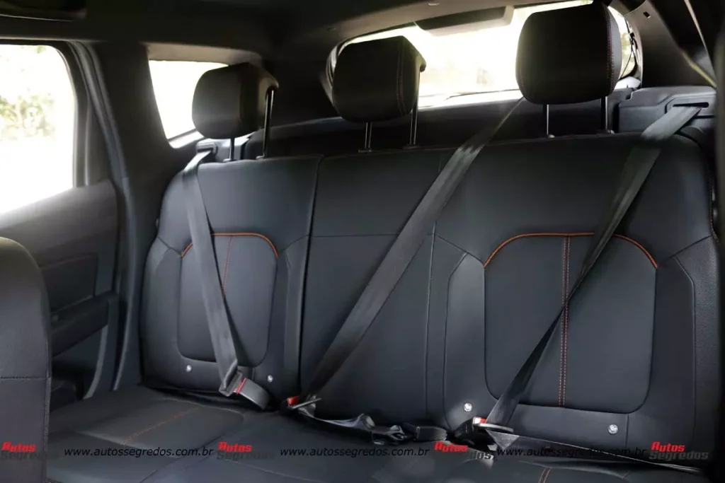 banco traseiro do Renault Duster Iconic 1.3 TCe CVT