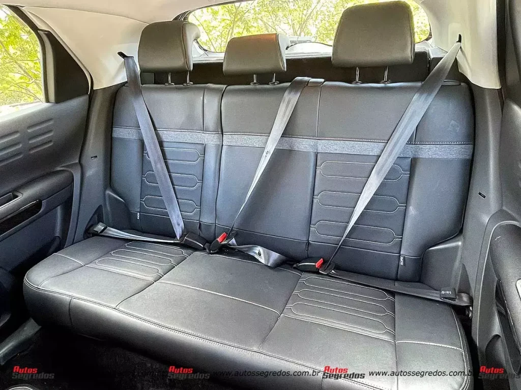 banco traseiro do Citroën C4 Cactus Shine 2024 