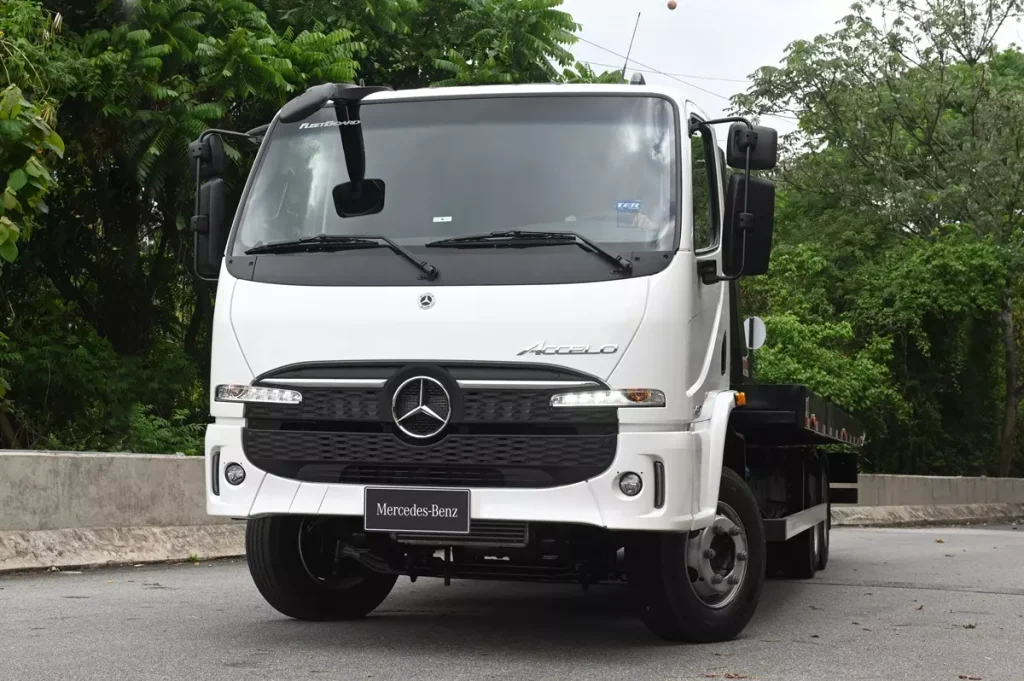 Novo Mercedes-Benz Accelo 1417