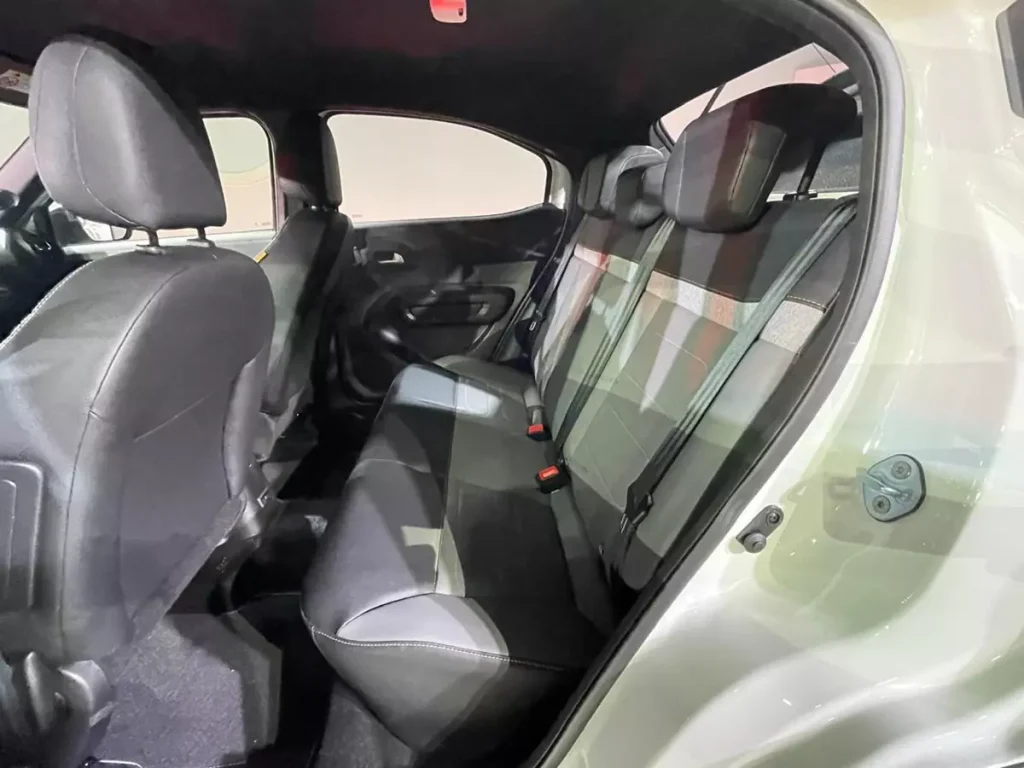 banco traseiro do Citroën Basalt First Edition 2025