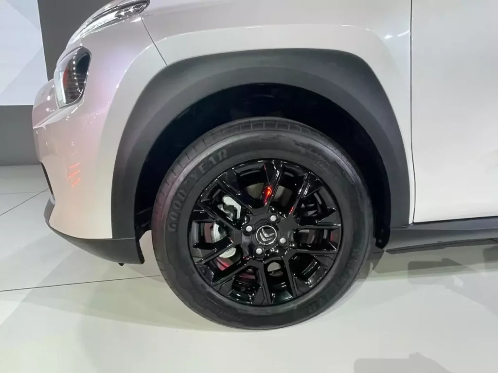 roda de liga de 16" do Citroën Basalt First Edition
