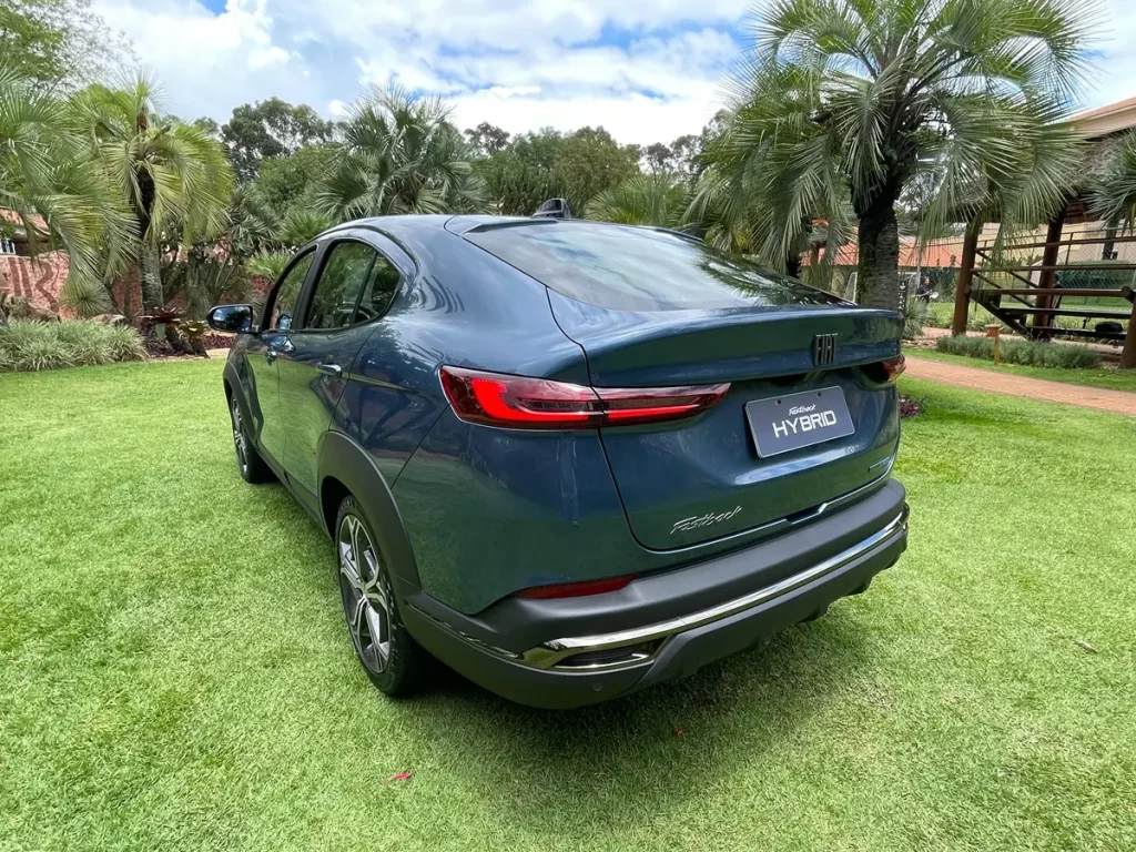 Fiat Fastback Impetus T200 Hybrid 2025