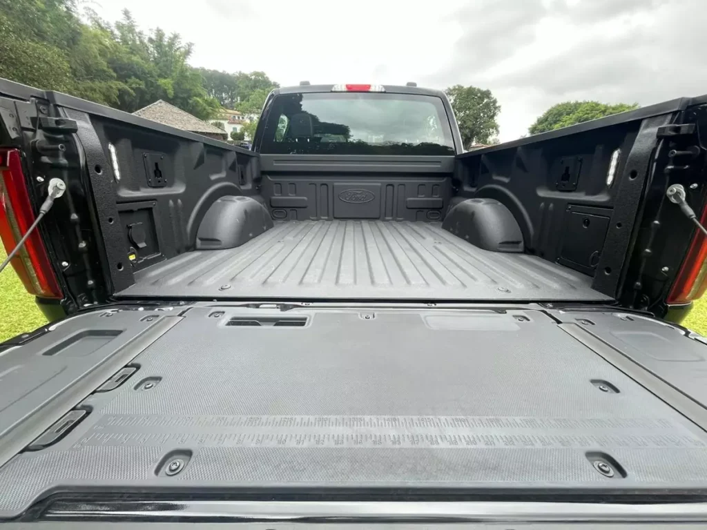caçamba da Ford F-150 Lariat Black 2024