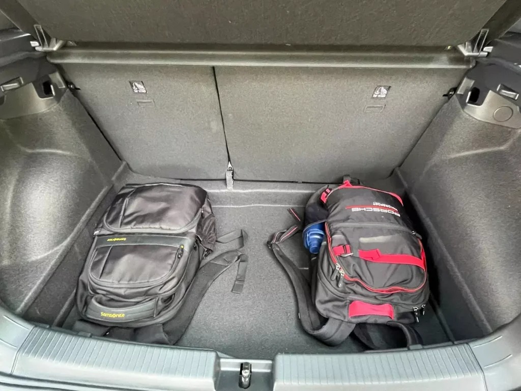 porta-malas do VW T-Cross Sense 2025