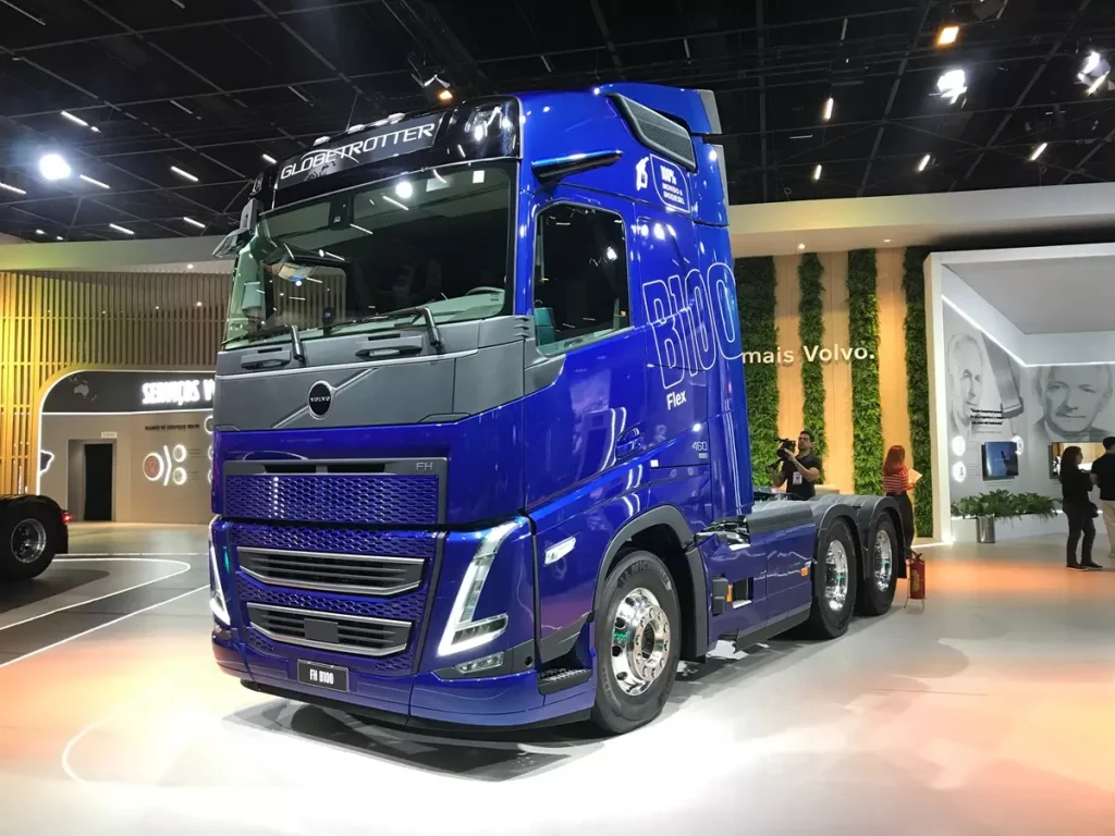Volvo FH B100 Flex de frente na cor azul