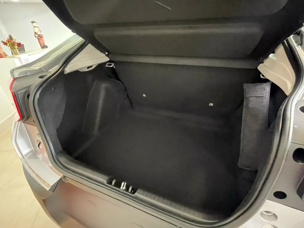 porta-malas do Citroën Basalt Feel 1.0 Firefly 2025