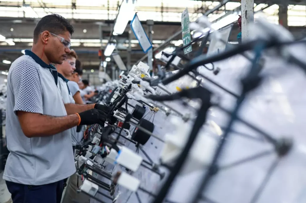 Stellantis registam 20 milhões de chicotes automotivos em Pernambuco