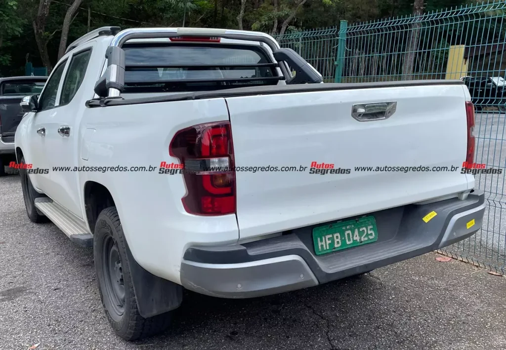 Fiat Titano 2026 roda em testes com motor 2.2 Turbo Diesel da Rampage
