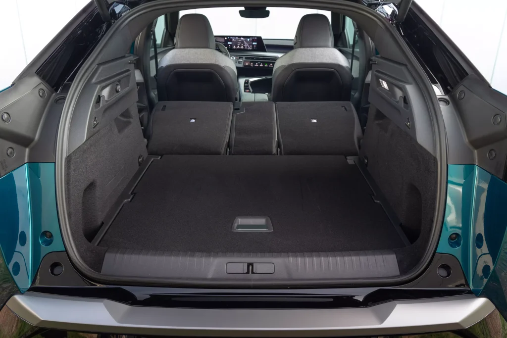 porta-malas do Peugeot e-3008 GT 2025 