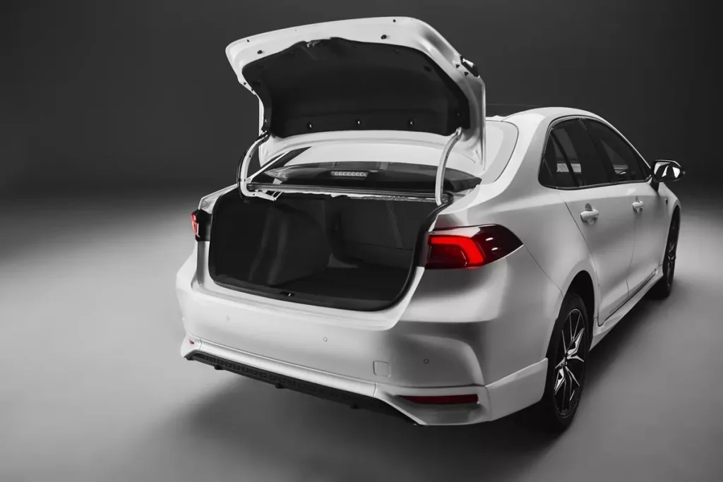 porta-malas do Novo Toyota Corolla GR-Sport 2025