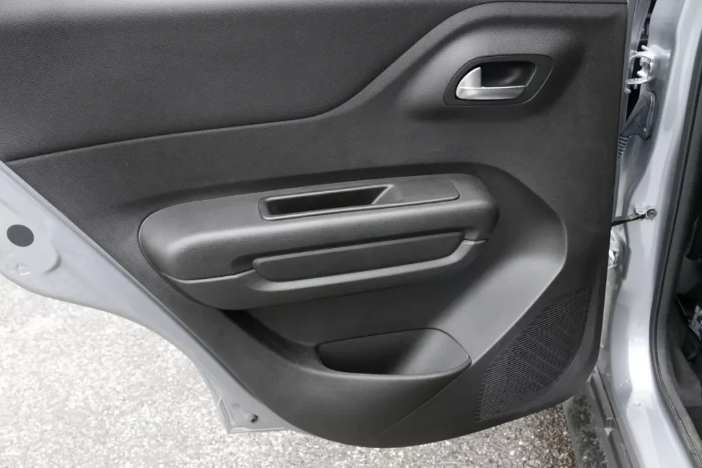 forro de porta traseiro esquerdo do Citroën C3 Aircross Shine7 2024