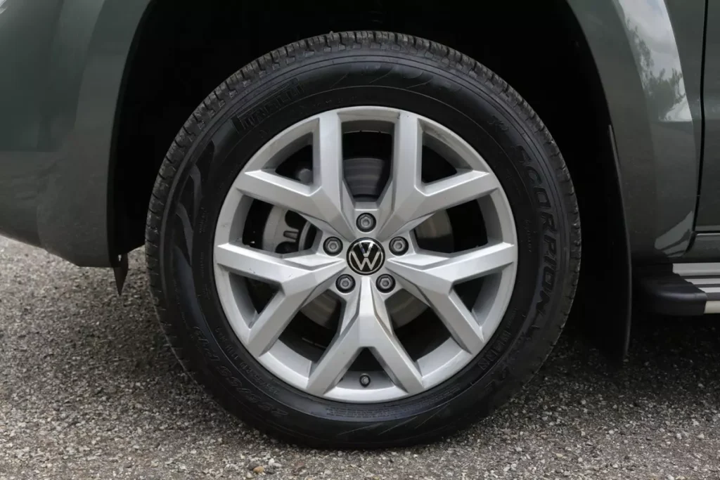 roda de 19" da VW Amarok Highline 2025