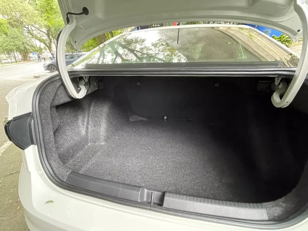 porta-malas do VW Virtus Sense 2025